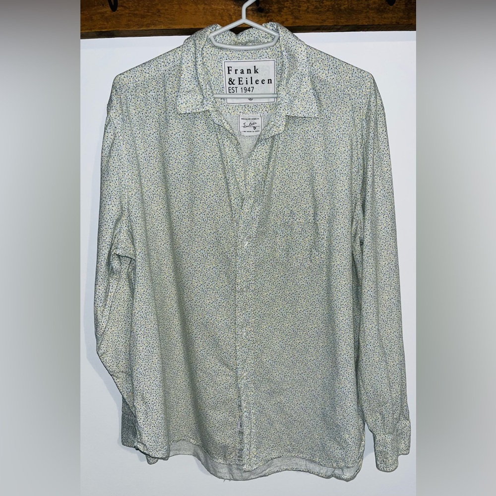 Frank & Eileen - Style Eileen - Size Large - EUC